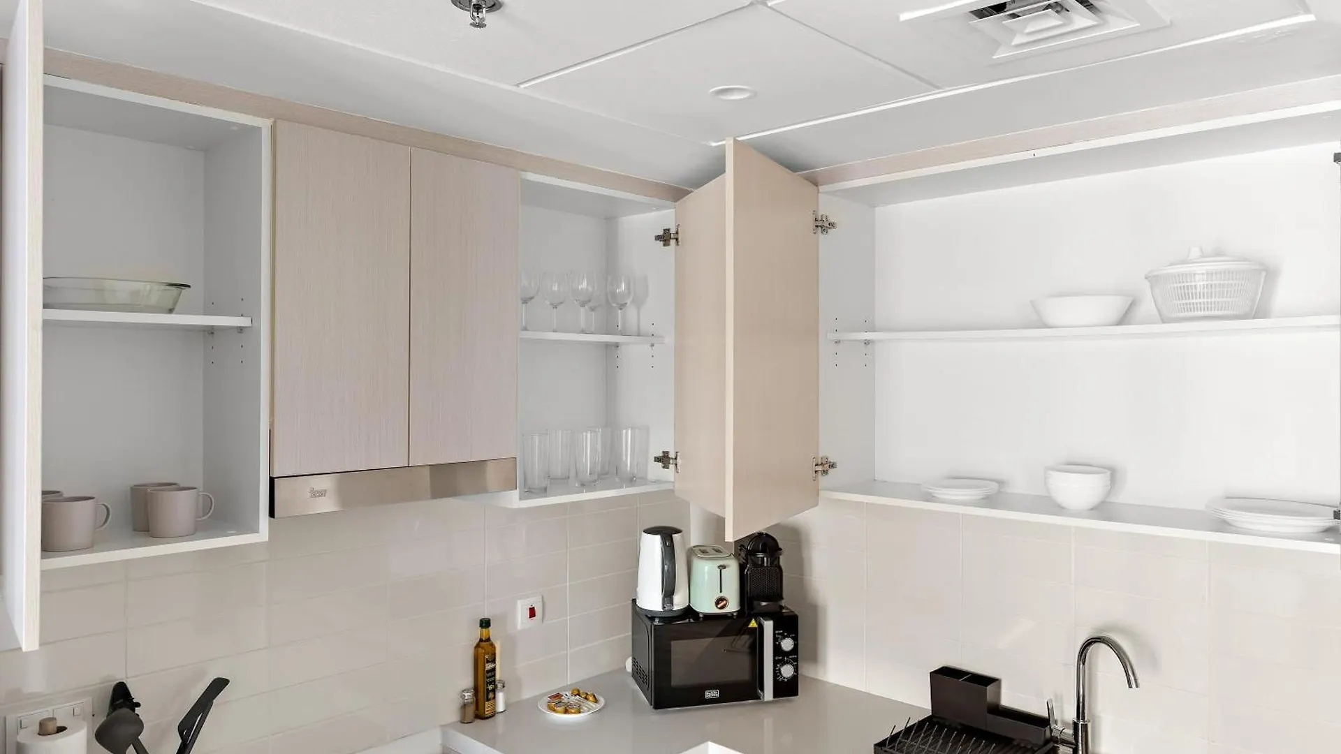 Silkhaus Aesthetic 1Bdr With Access To The Canal Abu Dhabi 0*,